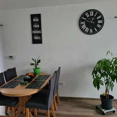 Maya-k Near Center Appartamento