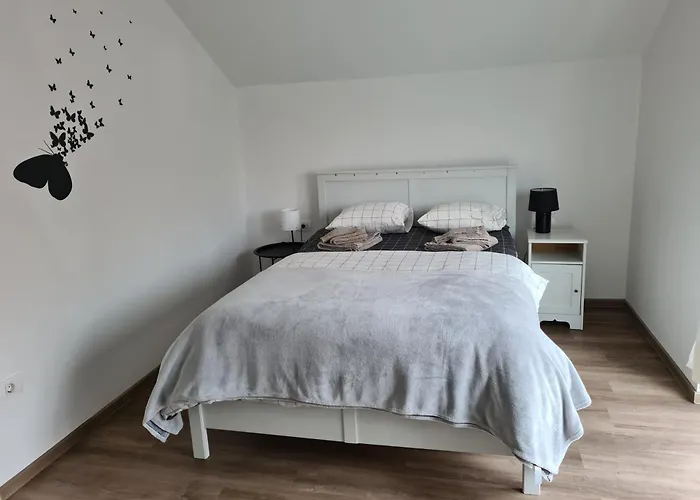 Maya-k Near Center Apartmán *