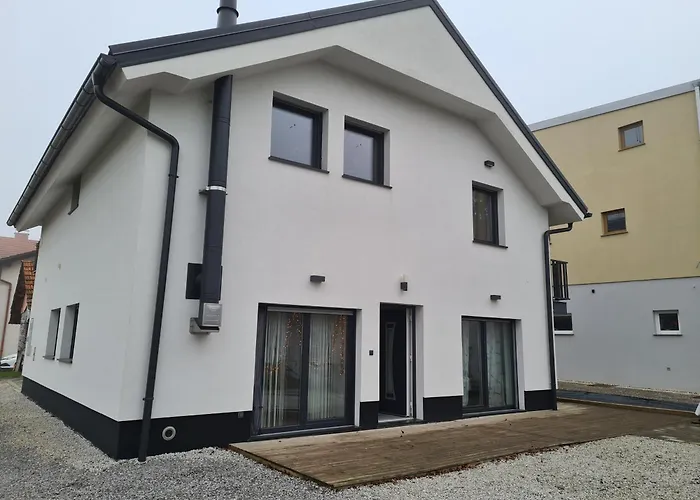 Maya-k Near Center Apartamento *